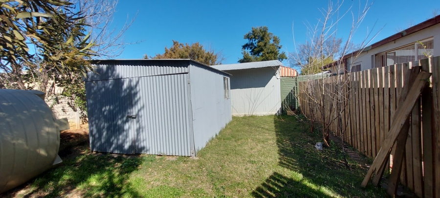 8 Bedroom Property for Sale in Brandwag Free State